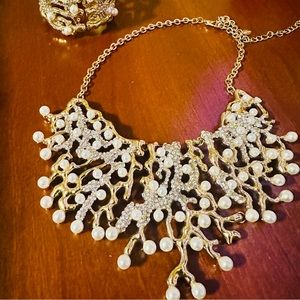 Gold necklace and bracelet set. Earrings are no longer available.